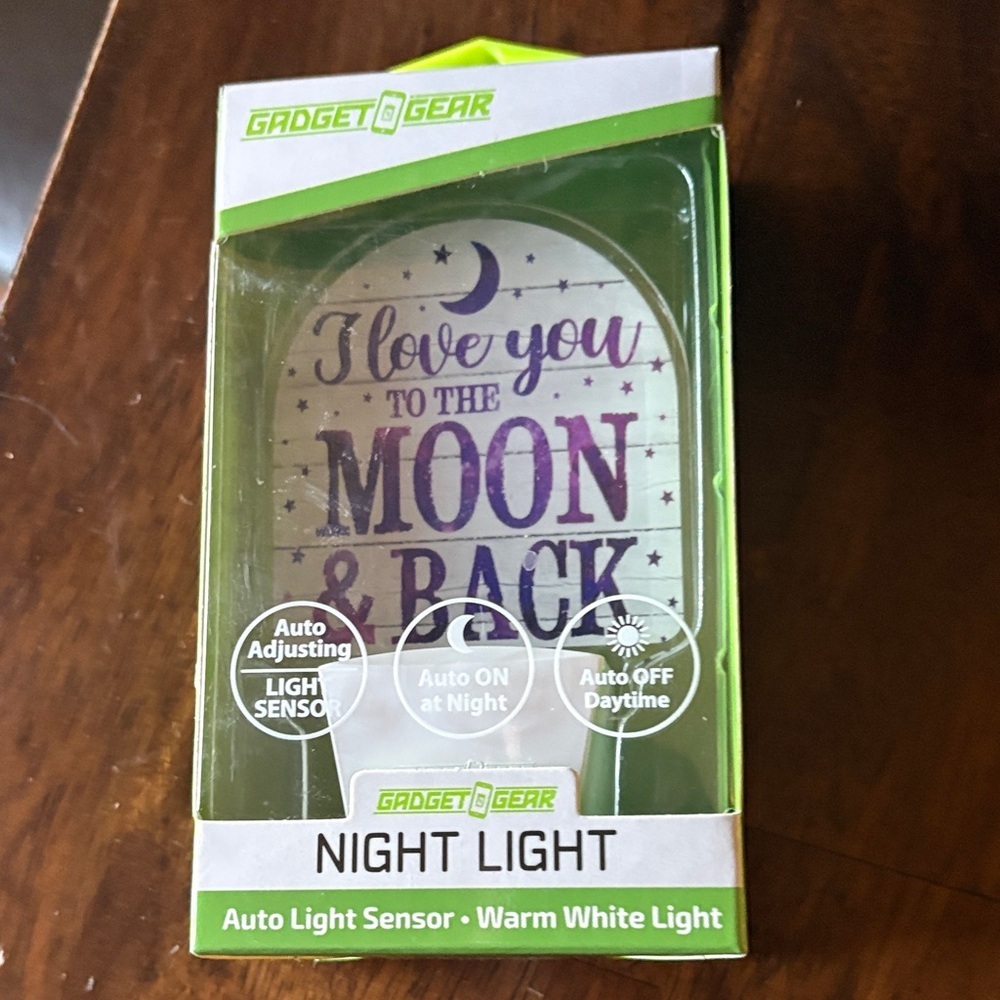 Night Light with Auto Sensor - White